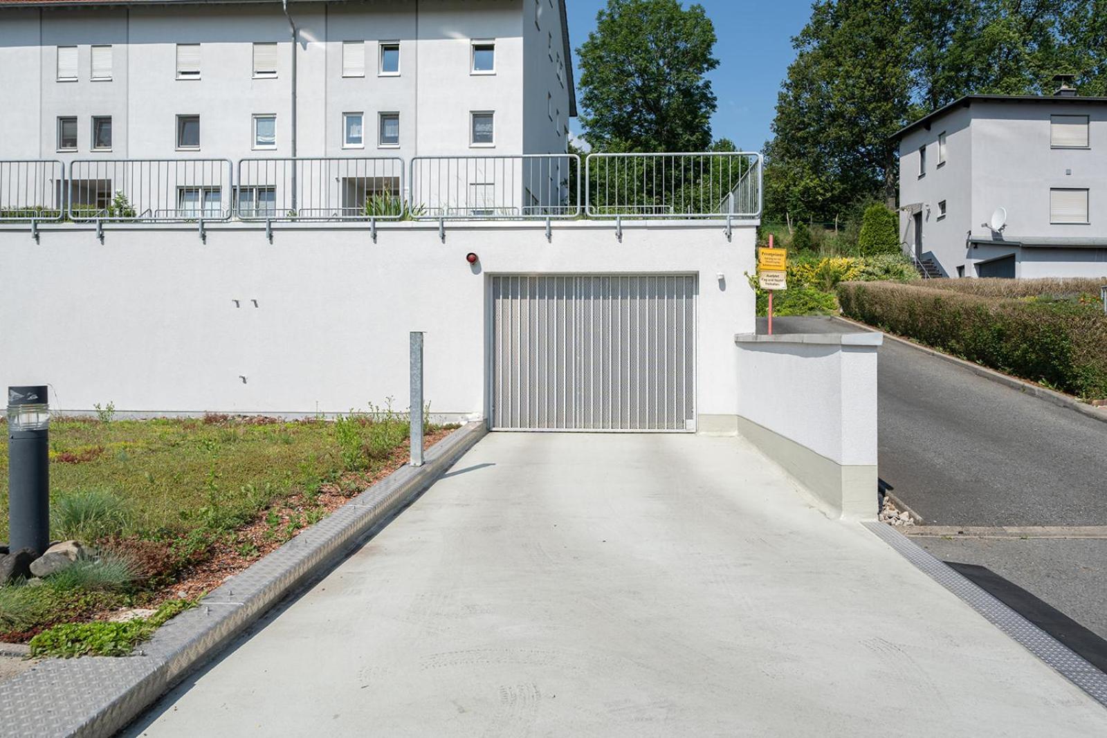 Benville Pirna - Modern - Familie - Terrasse エクステリア 写真